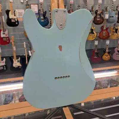 Fender Roadworn Telecaster Deluxe 2